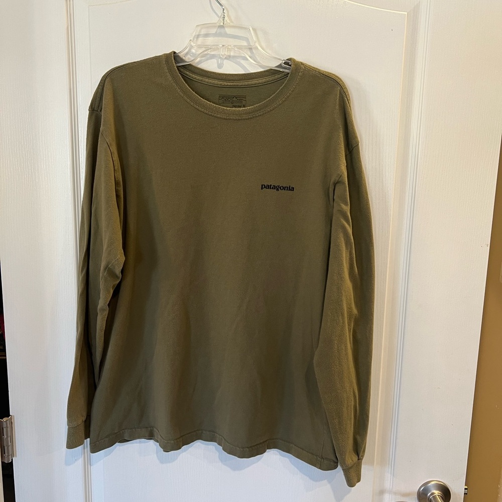 Patagonia Men's Long-Sleeved Fitz Roy Trout Cotton T-Shirt